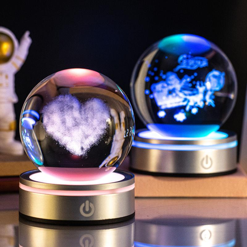 Lightgrace Crystal Ball Lamp 2 - Astronaut