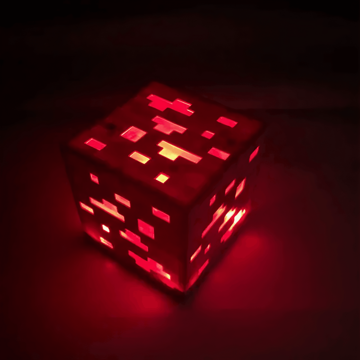 Lightgrace Minecraft Lamps Collection - Red Cube