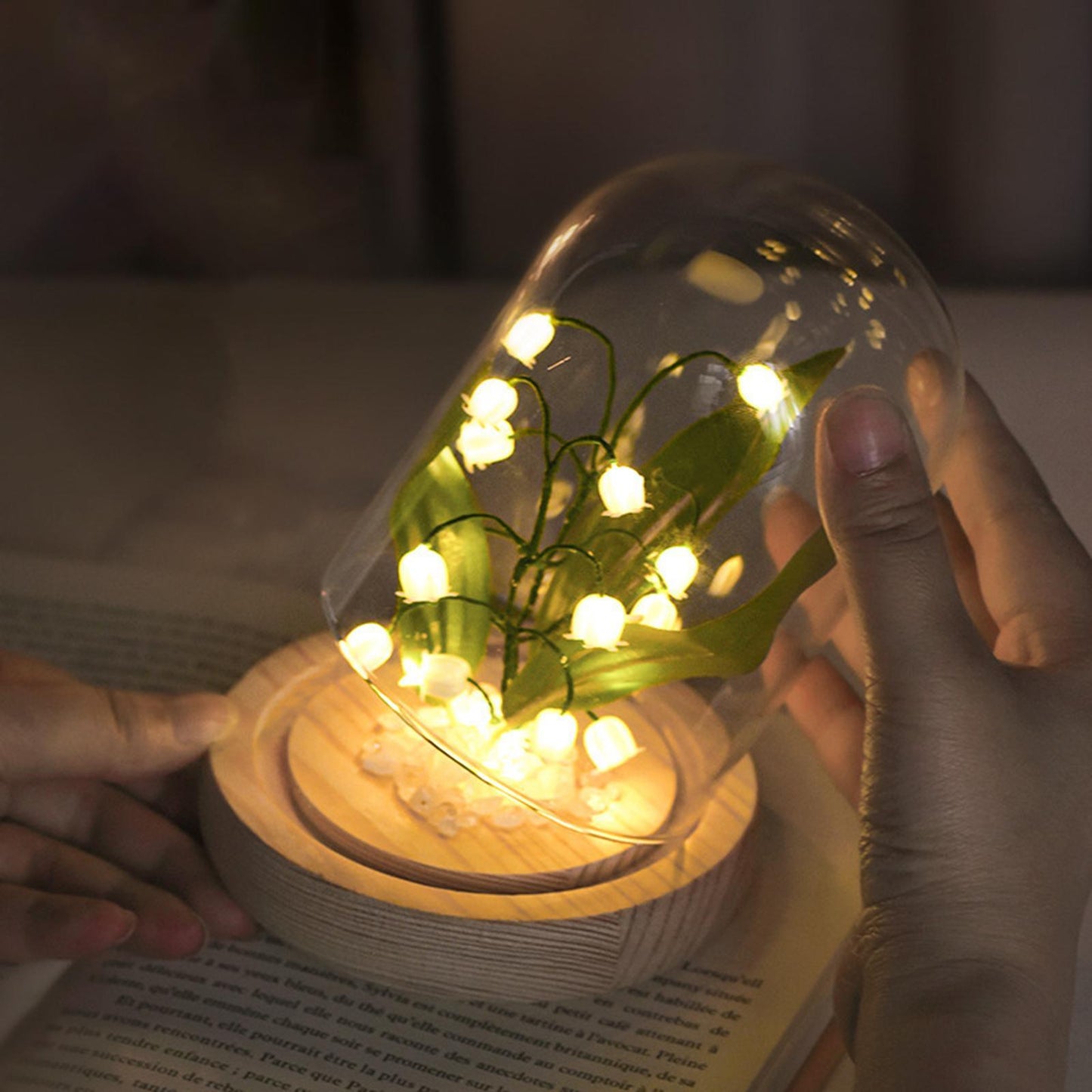Light grace Lily Of The Valley Lamp in bedroom