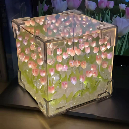 Cube Tulip Mirror Lamp