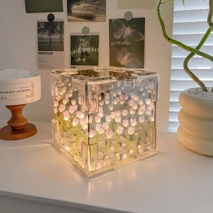 Cube Tulip Mirror Lamp